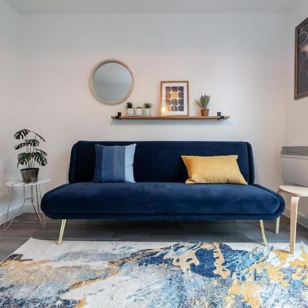 Superb 2 Bed Flat 5Min To Old Trafford Stadium แมนเชสเตอร์ ภายนอก รูปภาพ