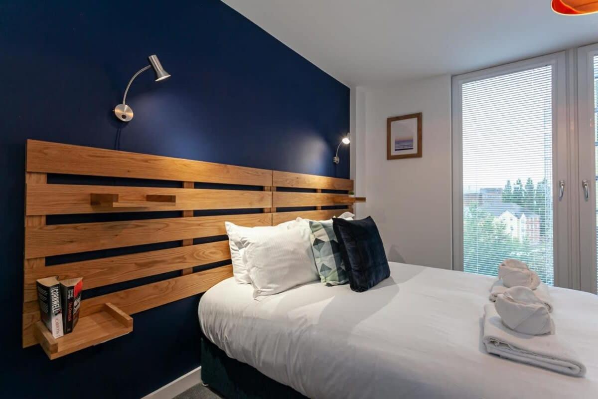 Superb 2 Bed Flat 5Min To Old Trafford Stadium แมนเชสเตอร์ ภายนอก รูปภาพ