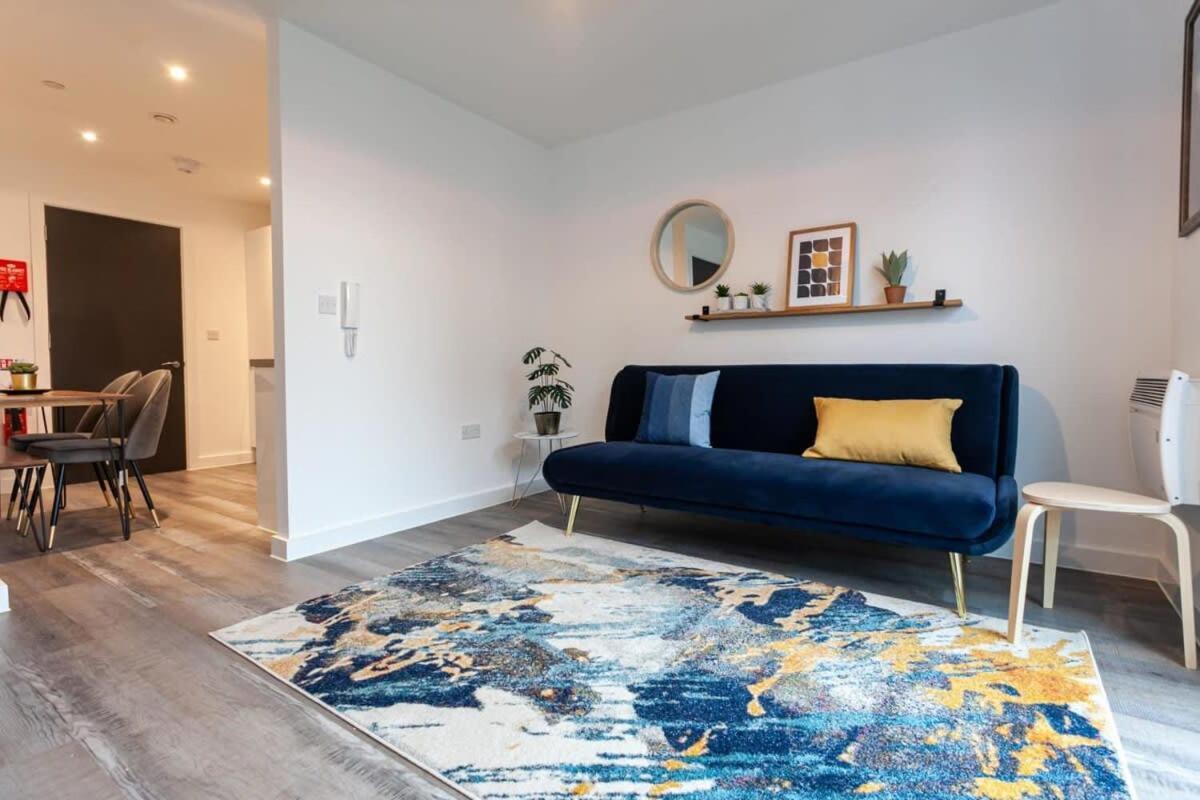 Superb 2 Bed Flat 5Min To Old Trafford Stadium แมนเชสเตอร์ ภายนอก รูปภาพ